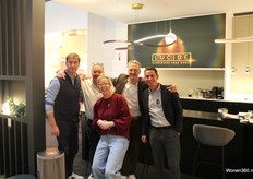 V.l.n.r. Axel de Hennin, Jan Vandenbussche, Marlies Meek, Yves de Lille en Christophe Pinckaers van Lucide NV zijn 2e geworden in de categorie Innovation.