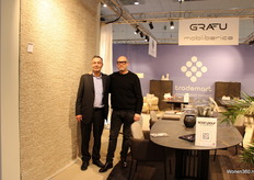 Murat Gunaydin van Carpet Scene en Christophe Sergeant van Grafu en Mobliberica bij de stand.