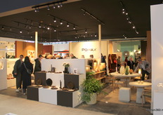 De drukbezochte en goed gevulde stand van Pomax met nieuwe woonaccessoires.