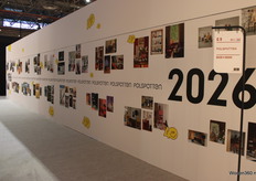 De Polspotten wand met verschillende afbeeldingen.