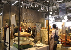 Kijkje in hal 1 bij The House of Lyria.