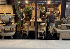 De Pagter Interieurs met de houten collectie.