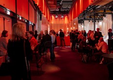 De beurs staat ook voor ontmoeting en bijpraten.