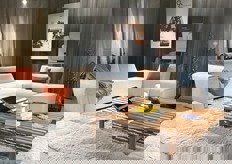 Kijkje in de stand van Gelderland, waar de nieuwste Gelderland-ontwerpen te zien waren en bezoekers meegenomen werden in de plannen voor het 90-jarig jubileum van Gelderland in 2026!