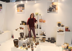 Eigenaar Vicky callewaert met de victoria’s concept met veel dierenprints.