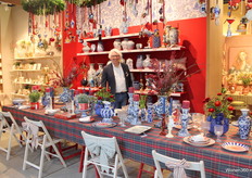 Diederik Kersten, eigenaar van groothandel Kersten met de nieuwe collectie.