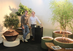 Cristophe Scheyvaerts (links) en Jasper Symons van Mazu met de laatste collectie.