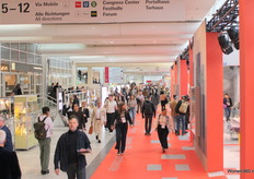 De weg richting hal 5-12 was druk.