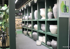 Haca International met de bloempottencollectie in effen kleuren.