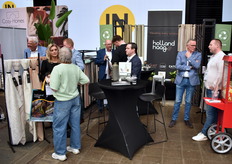 Groothandelsbedrijf Holland Haag, totaalleverancier van gordijnen, ging met vele bezoekers het gesprek aan.