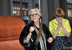 Nicole Uniquole, de drijvende kracht achter 'Masterly - The Dutch in Milano', werd uitgebreid in het zonnetje gezet door Lidewij Edelkoort. Zij sprak met grote waardering over de rol van Uniquole en het belang van Masterly Milano voor de designwereld. Nicole was zichtbaar onder de indruk van haar lovende woorden.