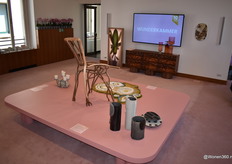 In deze 'rariteitenkabinet' opstelling werden iconische werken van onder andere Studio Job, Kiki van Eijk en Dirk van der Kooij getoond, die de afgelopen tien jaar de essentie van Masterly hebben bepaald.