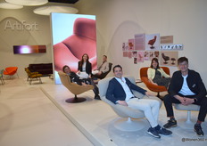 ... maar 2x, met v.l.n.r. Hélène Guillou, Anouk Jager, Vincent van den Broek, Maurits van der Lande, Annemijn Evers en Kees Tol