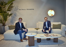 De broers Louis en Thibault Rogiers (rechts) op een van de banken van het meubellabel Paul Rogers.