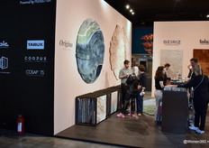 Het Belgische B.I.C.-Carpets, internationaal bekend van de hoogwaardige Wilton-geweven en handgetufte tapijten, vierde tijdens Salone del Mobile 2026 de 50e verjaardag...