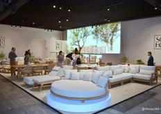 Eigentijds design ontmoet comfort bij de stand van Soho.