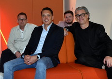 V.l.n.r. Peter van Schie, Max Verstegen, Nicoals Bressel en Ron Kros van de Bert Plantagie Groep, met de merken Dutch Originals, They & Me en bert plantagie, waarbij de samenwerking met architectenbureau Mecanoo werd benadrukt.