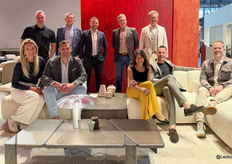 En hier het complete team van Leolux dat in Milaan het bedrijf vertegenwoordigde.