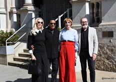 Hoog bezoek van Jackie Jackson en zijn Nederlandse echtgenote Emily Besselink, met rechts Nicole Uniquole en Robert Milder.