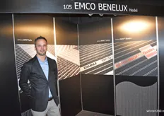 Commercieel adviseur Martijn de Kraker van Emco Bouwtechniek met innovatieve matten.