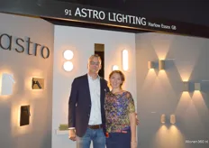 Marc van Haaster en Josyanne Bardavid Ama van Astro Lighting. Het merk biedt allerlei armaturen aan voor badkamer, interieur en exterieurprojecten, groothandelaren en distributeurs.