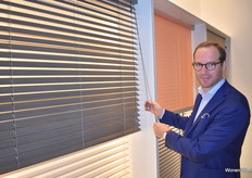 Timothy Peelaers van Copa Home demonstreerde de nieuwste raamdecoraties.