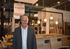 Directeur Harry Elshof van Forinn (vloeren en ramen) is trots op zijn producten.