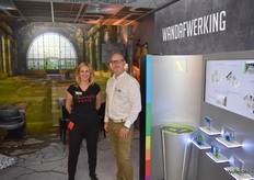 Diana van den Broek en Andre Corstjens van JA! reclame en styling kunnen elk onderdeel personaliseren.