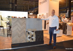 Dennis de Visser presenteerde de nieuwste producten van Moduleo. Ook zijn de producten van het bedrijf te zien in de nieuwe afleveringen van ‘Help mijn man is klusser’ en de RTL Woonmagazine.