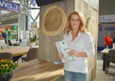 Judith van der Vlist van Houthandel Woerden, goed voor tafelbladen, steenschotten en andere houtproducten. 