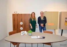 Marieke van Castelijn en Hugo Van Buyten van Van Til presenteerden de collectie van het interieurmerk Castelijn, wat bij dealer van Til verkrijgbaar is.