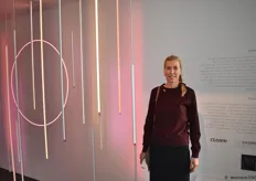 Tineke Beunders, een van de oprichter van Ontwerpduo, stond met Contour op de DDW: een lichtontwerp (in allerlei composities en kleuren) die je per meter kunt kopen, bestemd voor de projectmarkt.
