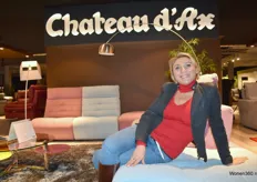 Sarah Attia showt een van de banken van Chateau d’Ax.