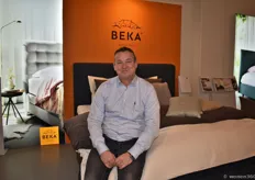 Ed Kerkmeester in de showroom van Beka (onderdeel van Recticel), een nieuw merk voor Nederland afkomstig uit België.