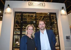 Anne-Marleen en Paul de Nooy van het Nederlandse merk SKYGATE, dat stalen binnendeuren levert.