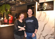 Saskia Stronati met Bas Frederiks van Stronati keuken & interieurbouw, dat de natuur respecteert en in samenwerking daarmee op maat gemaakte keukens, badkamers en interieurs creëert.