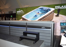 Naast de prachtig aangelegde tuin werden er zwemspa's gepresenteerd van Endless Pools.