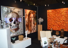 De stand van Art Gallery Voûte, gespecialiseerd in diverse high-end kunstcollecties.