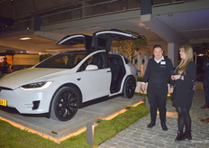 De elektrische auto van de 21e eeuw, Tesla. 