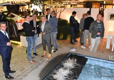 In de tuinen zijn naast diverse bekende outdoor merken o.a. een zwembad, sauna of spa verwerkt.