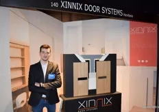 Laurens Vermeulen van Xinnix Door Systems uit Harelbeke, dat deursystemen voor binnendeuren ontwerpt, creëert en produceert.