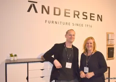 Agent Jacqueline Smit van Hadex Nederland met Lasse Hogh van Andersen, een Deense merk met een collectie die geschikt is voor zowel project als retail.