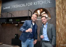 Jerry Severins (links) en Vincent van den Berg van Wave Kitchen Products (WKP).