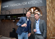 Jerry Severins (links) en Vincent van den Berg van Wave Kitchen Products (WKP).