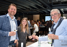 Christian Borsboom (links) van STEEL Benelux trad op als gastheer in zijn showroom die te vinden is bij Dekker Trend Centre (DTC).