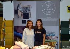 Liesbeth Tiemens en Roos van de Kemp van het textielbedrijf Klippan. Het Zweedse familiebedrijf produceert in de eerste plaats vele verschillende dekens en kussens.
