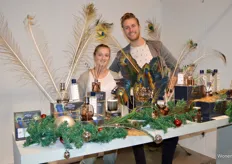 Dianne Overbeeke en Louis Hector bij de kerst collectie met het 'pauwen-thema' van Maison Berger.