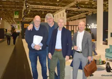 Erik Westland (Bellus) op de foto met een paar enthousiaste bezoekers: Cor van der Werf, Rob Fengler en Thomas Cox (GARANT).