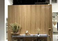 Het ontwerp van het bekende kastensysteem van String Furniture is ontstaan nadat de Zweedse uitgeverij Bonniers een ontwerpwedstrijd uitschreef voor een goed opbergsysteem om meer boeken te kunnen verkopen. Ondertussen is het interieurmerk behoorlijk uitgebreid.