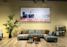 Sit Design presenteerde maar liefst vijf nieuwe modellen banken en twee nieuwe fauteuils. 